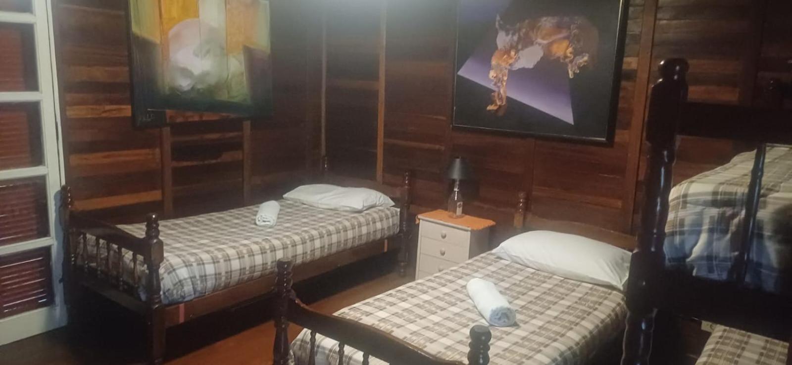 Toca Bromelias Inn